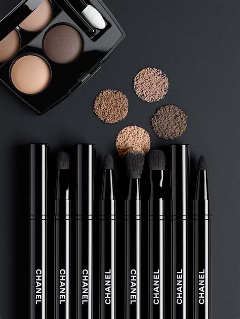 chanel eyeshadow crease brush|chanel retractable eyeshadow brush.